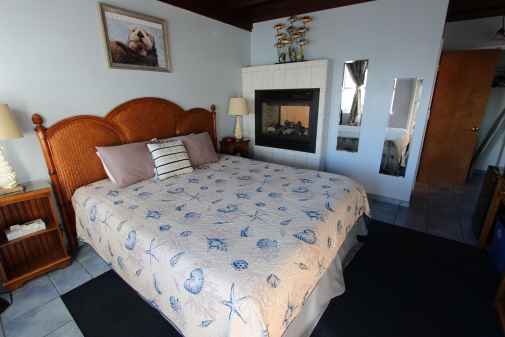 Edgewater Beach Inn - photo 17