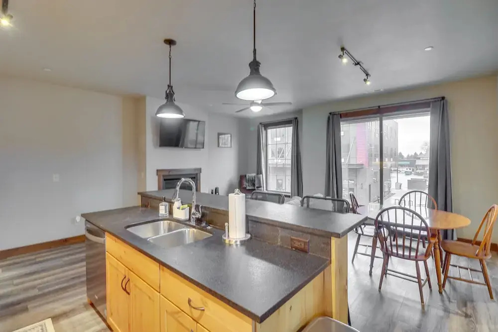 Downtown Columbia Falls Condo: 16 Mi to Ski Resort - photo 12