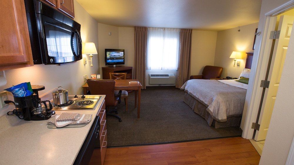 Candlewood Suites Springfield by IHG - photo 9