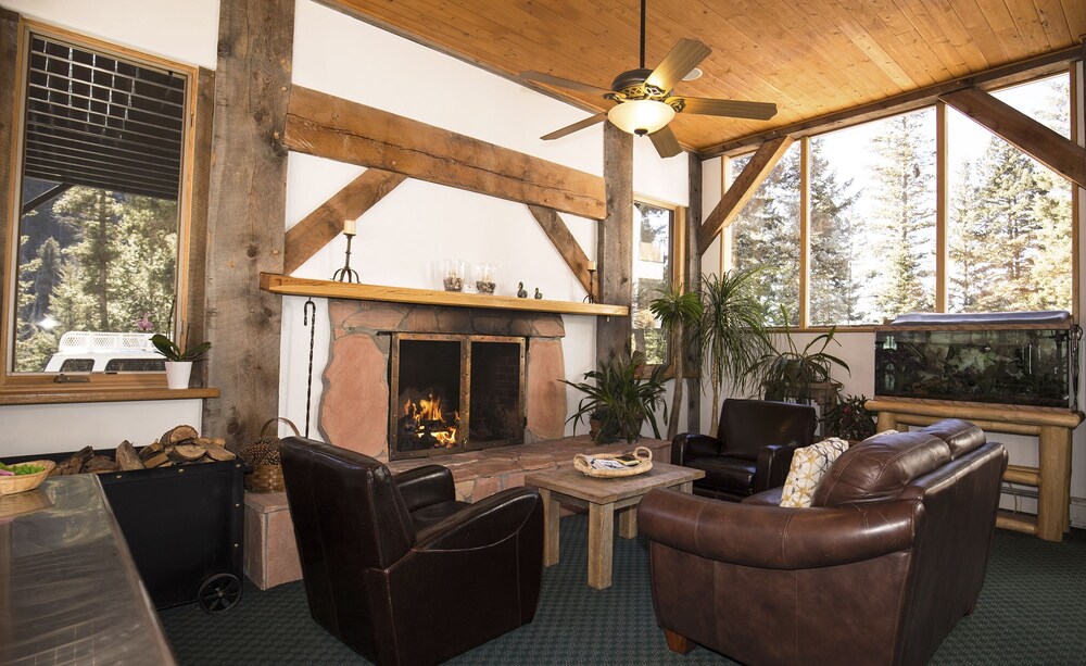 Columbine Inn & Conference Center - photo 16
