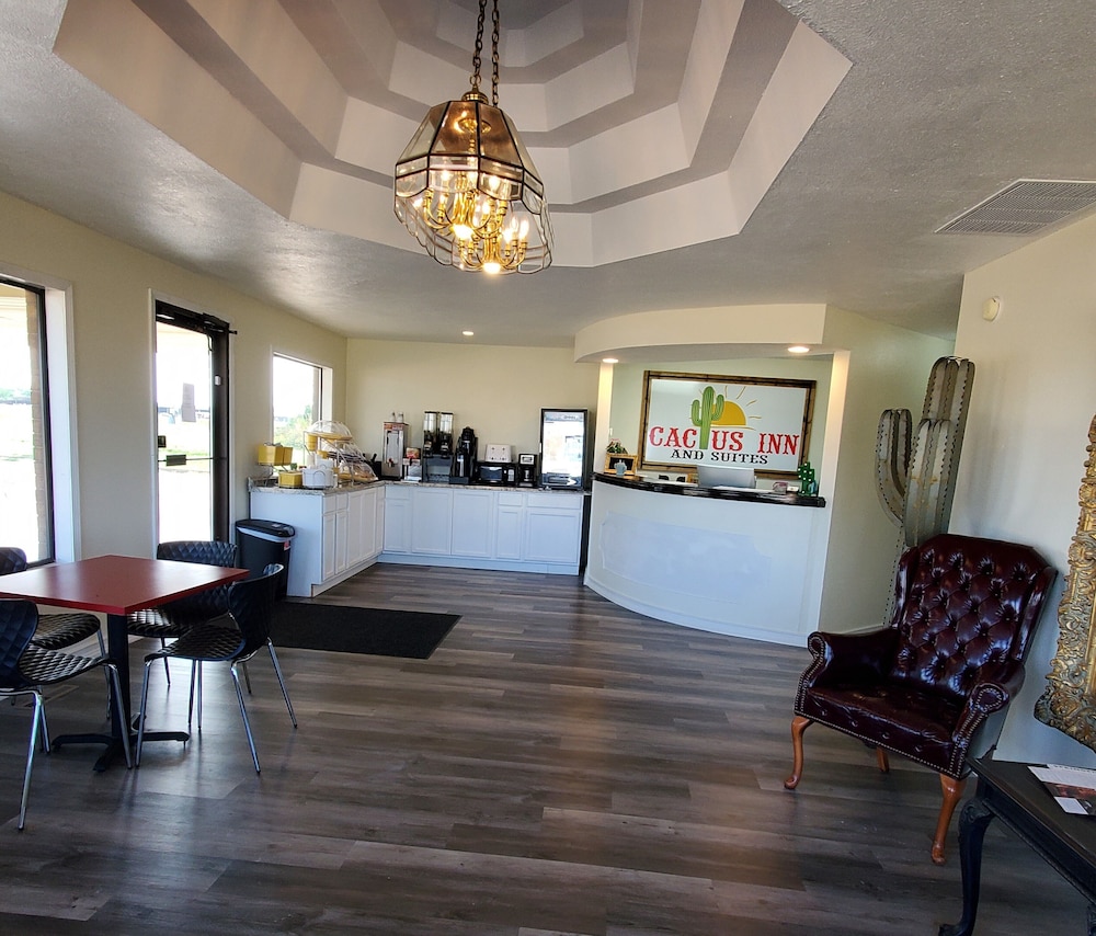 Cactus Inn & Suites - photo 3