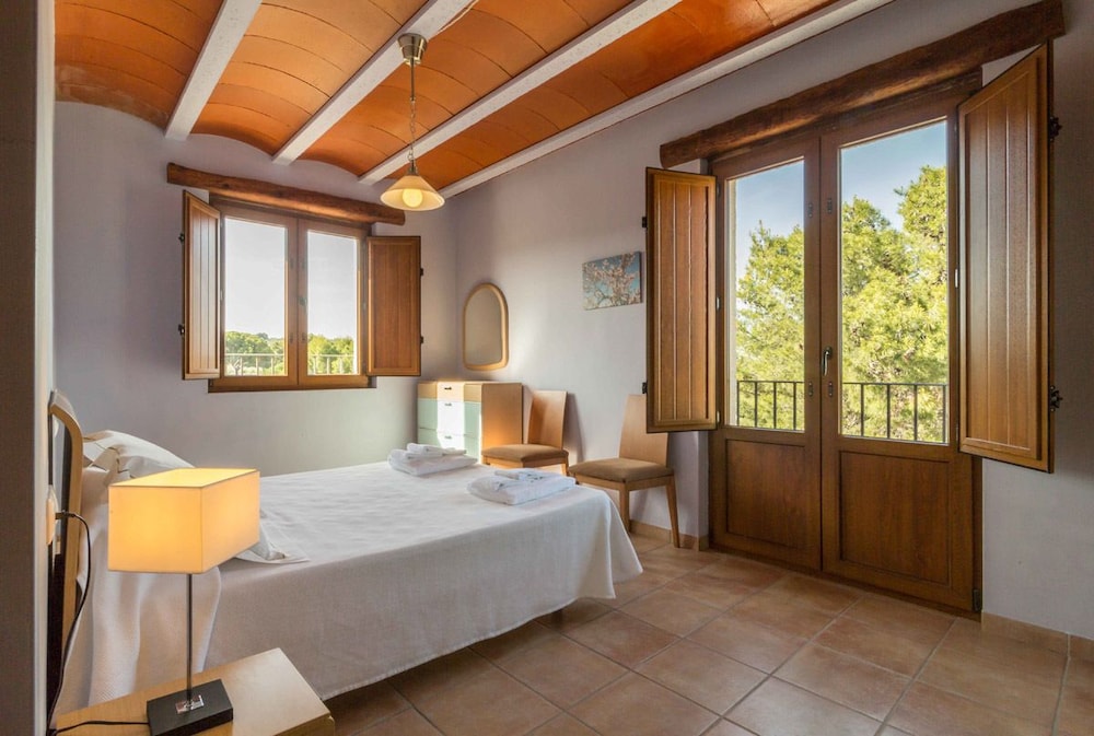 Mas dels Estellers — 4-Star Luxury Hotel in Sant Jordi, Spain