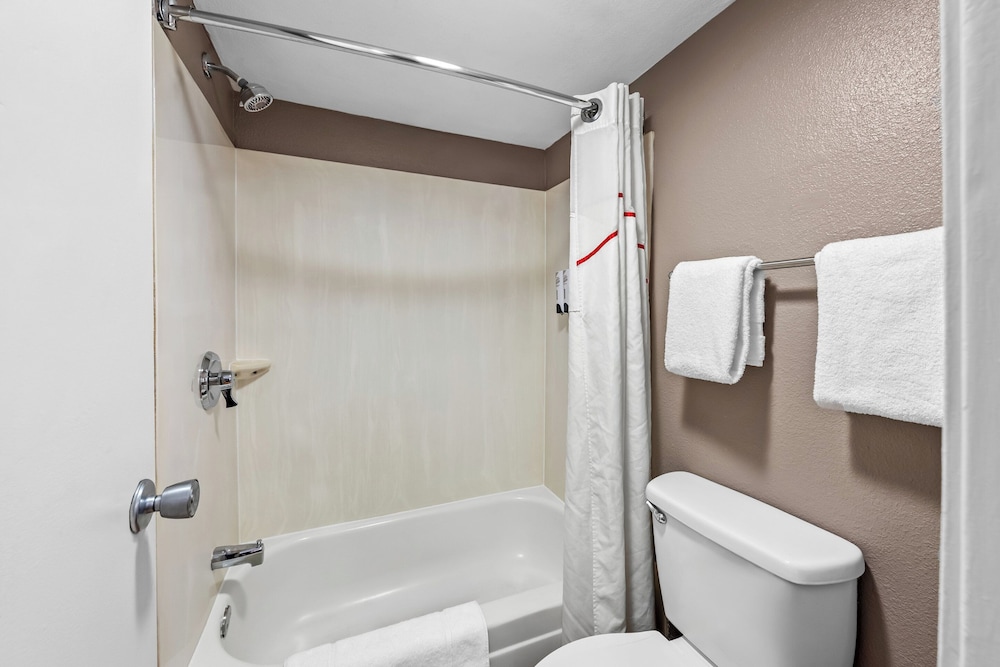 Red Roof Inn Columbus West Hilliard - photo 27