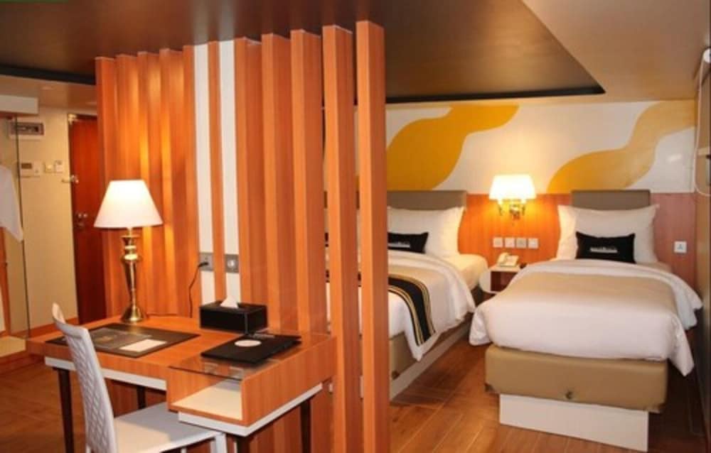 Doulos Phos The Ship Hotel — Bintan — photo 5