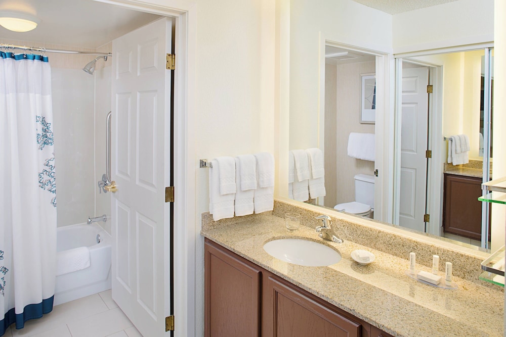 Residence Inn by Marriott Livonia - photo 7