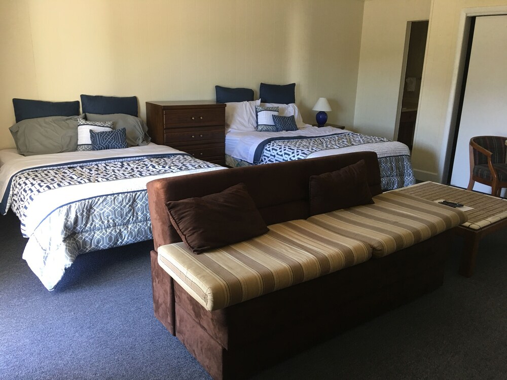 The Rivers Edge Motel - photo 14