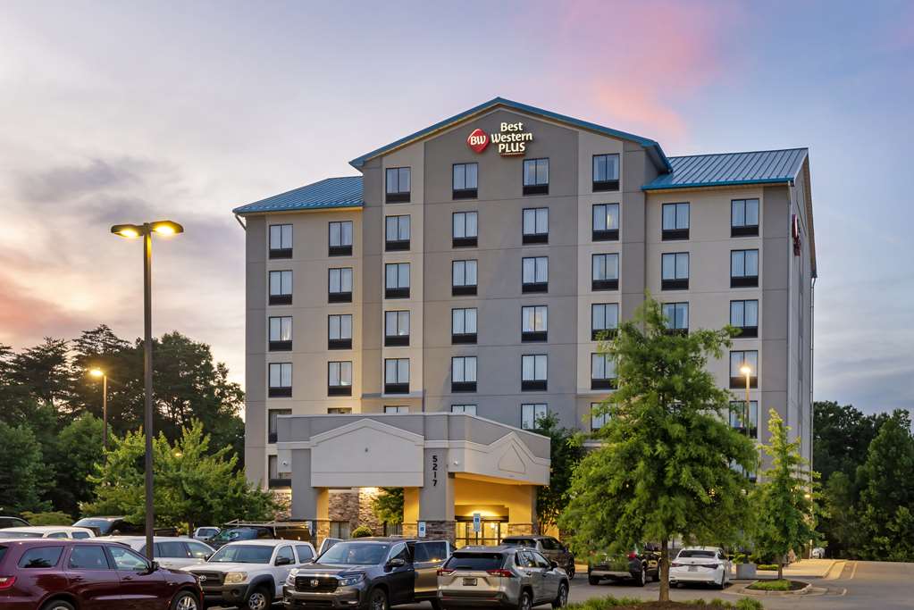 Best Western Plus Thornburg Inn & Suites - carbon neutral hotel in Independence
