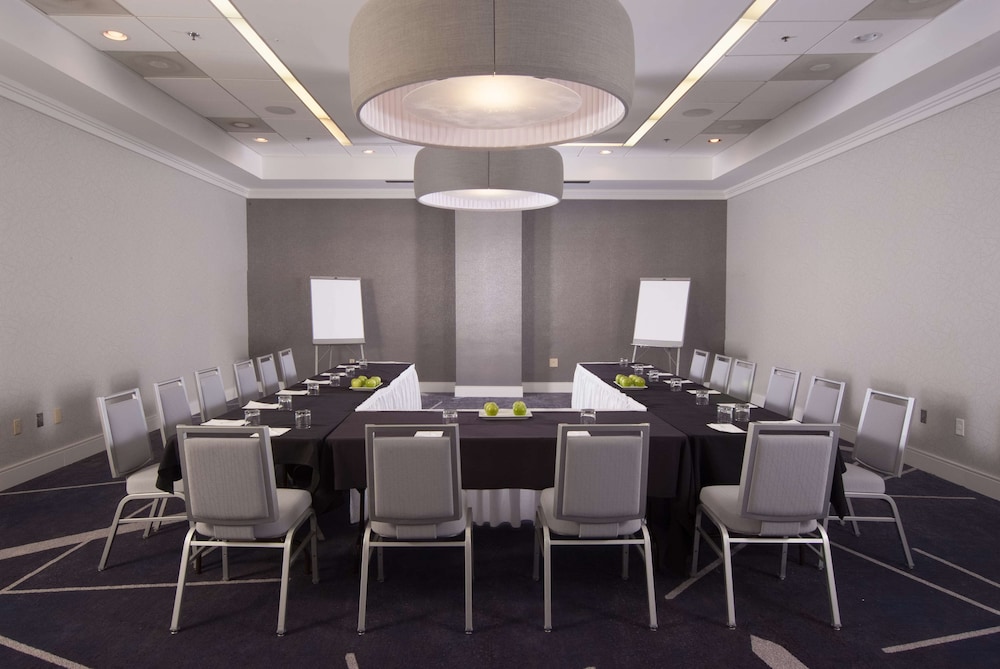 Embassy Suites by Hilton Raleigh Crabtree - photo 49