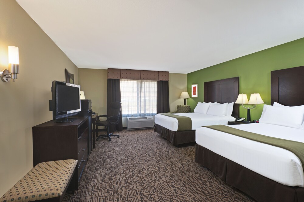 Holiday Inn Express Hotel & Suites Richfield by IHG - photo 11