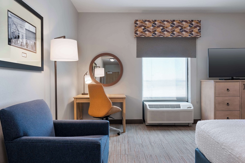 Hampton Inn & Suites Dodge City - photo 9