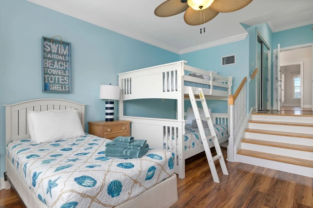 Sweet Home Anna Maria Private pool home less than 5 min walk to beach — 4-Star Luxury Hotel in Holmes Beach, United States