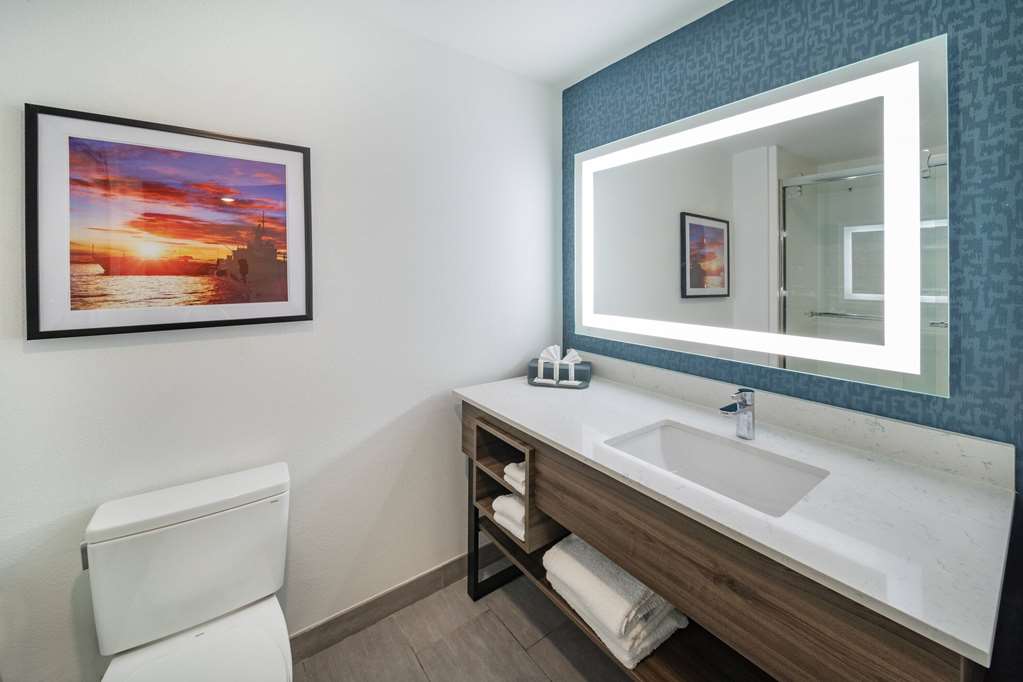 La Quinta Inn & Suites by Wyndham Texas City I 45 - photo 24