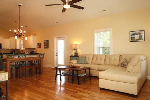 Bonne Mer by Oak Island Accommodations - photo 6