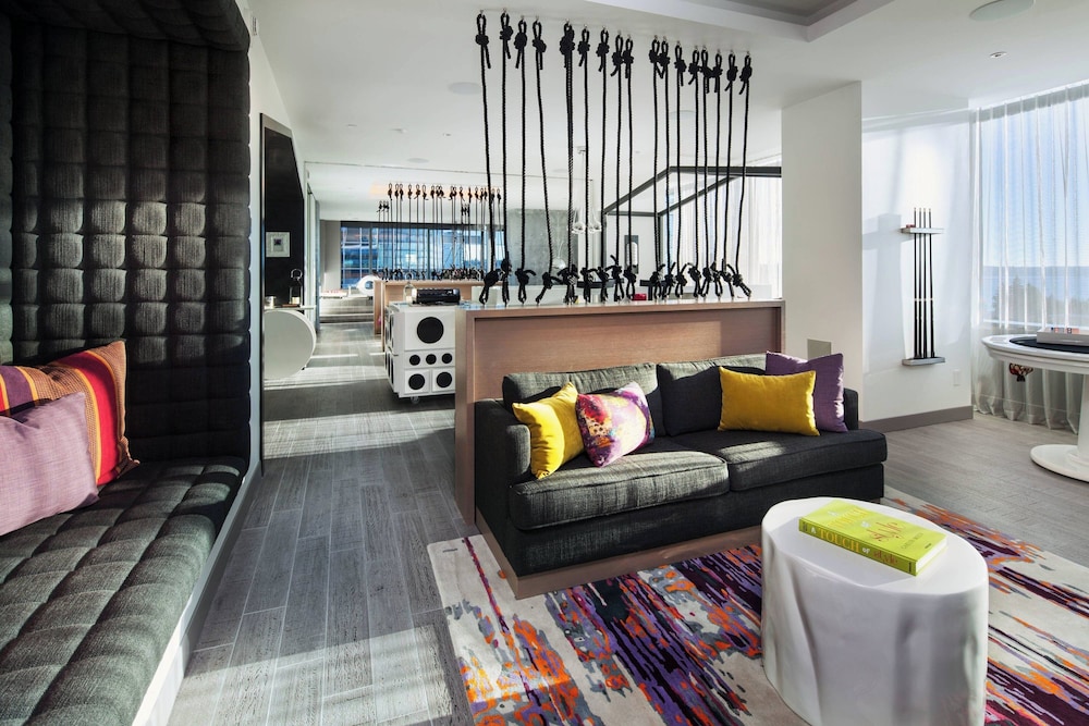 W Bellevue - photo 5