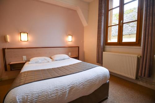 H tel du Commerce in Bar-Sur-Seine, France