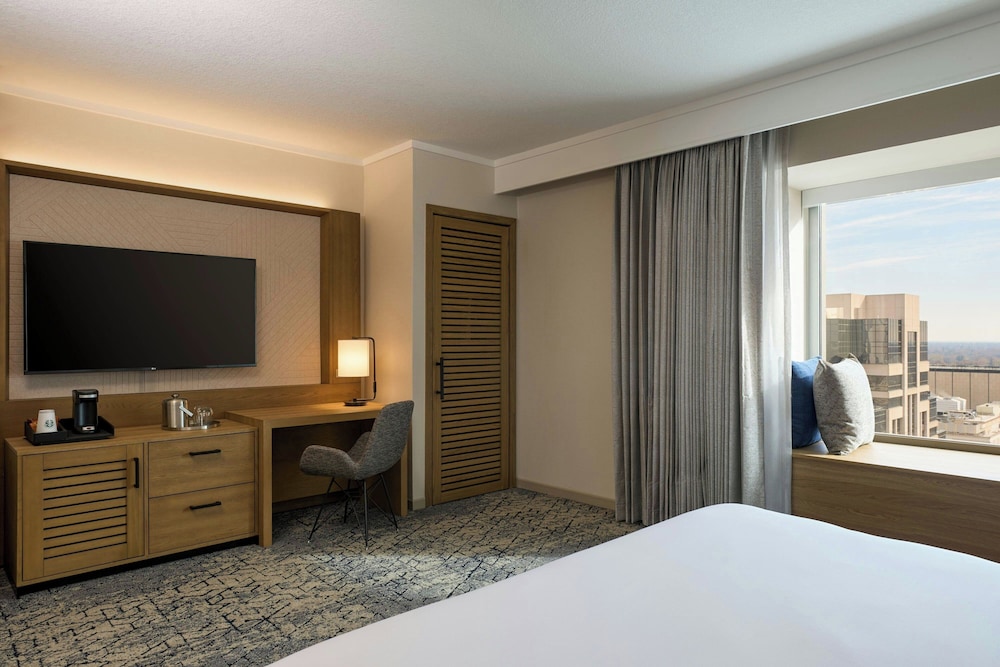 Sheraton Grand Sacramento Hotel - photo 5