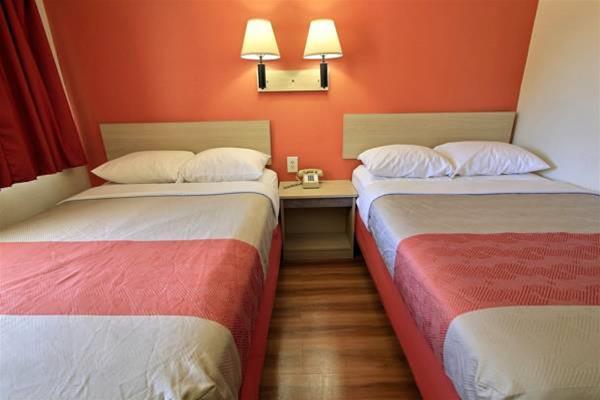Motel 6 Williamsburg - photo 9