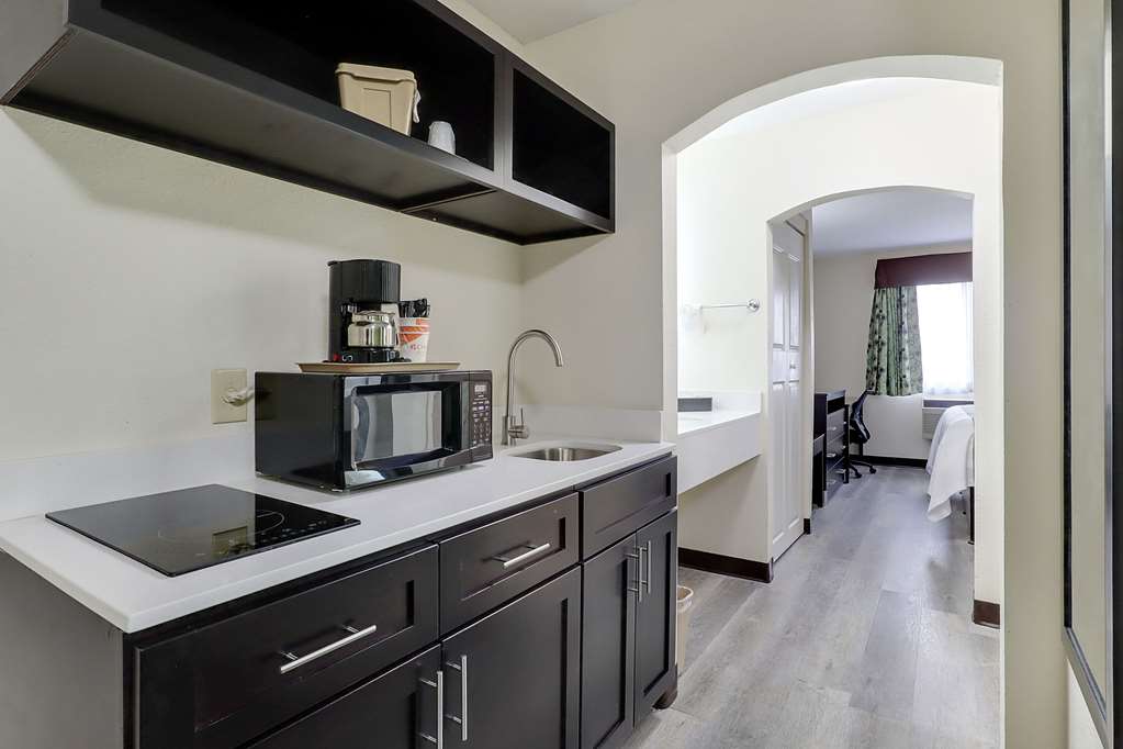 Quality Suites Albuquerque Airport - photo 36