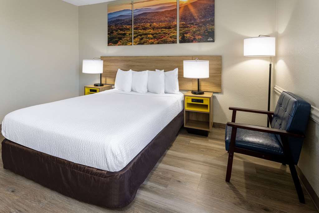 Days Inn by Wyndham Winchester - photo 19