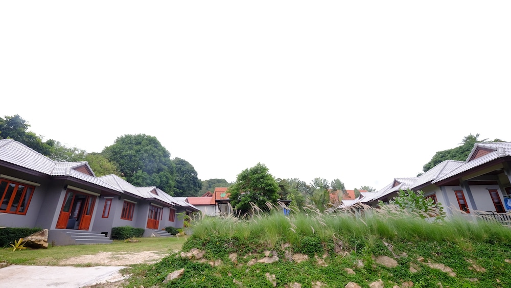 V Garden - carbon neutral hotel in Koh Samui