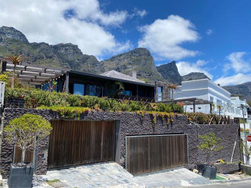 Villa Paradiso Luxurious 8 Unit Escape in Bakoven Camps Bay