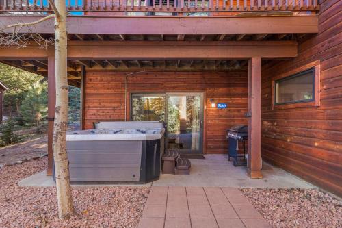 Bugle Pointe B20 by Estes Park Condos — 4-Star Luxury Hotel in Estes Park, United States