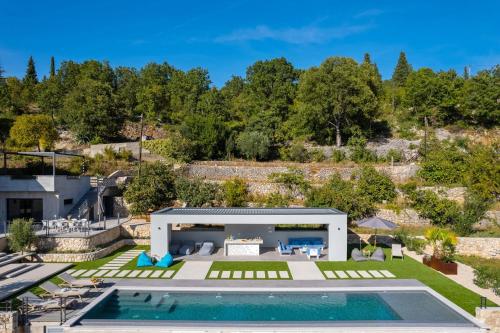 Luxury Villa Depollo — 4-Star Luxury Hotel in Donji Vinjani, Croatia