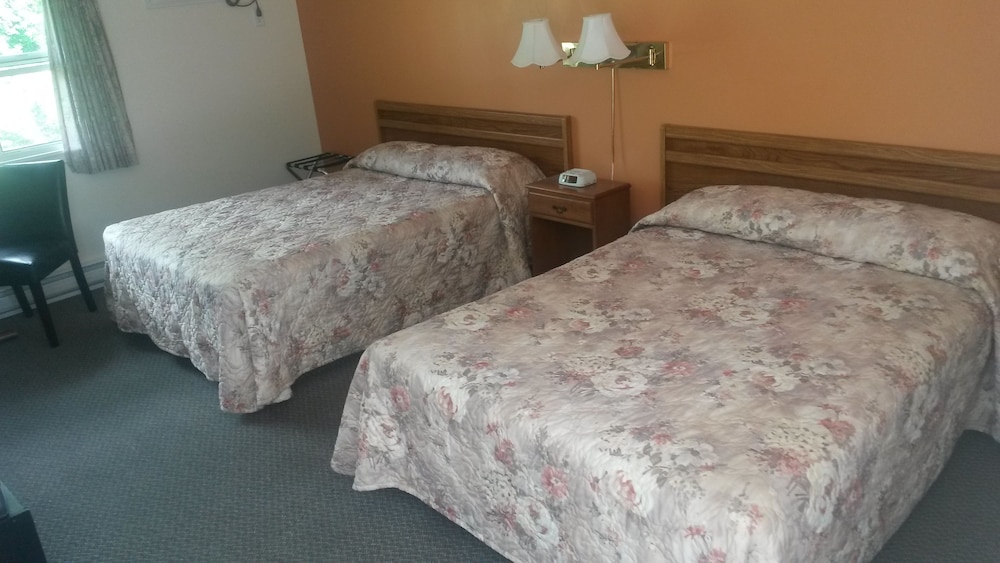 Cornerstone Motel — La Prairie — photo 4