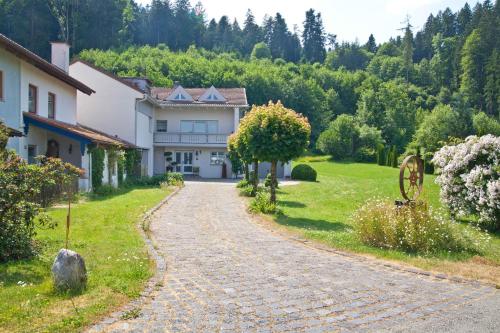 Ferienwohnung Deubzer in Palling — 4-Star Luxury Hotel in Palling, Germany