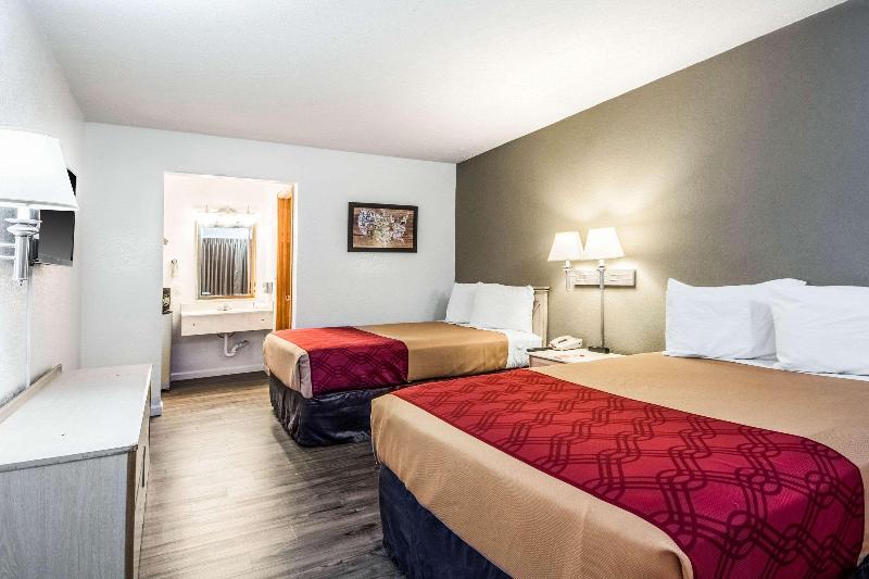 Econo Lodge Airport I 35 North - photo 22
