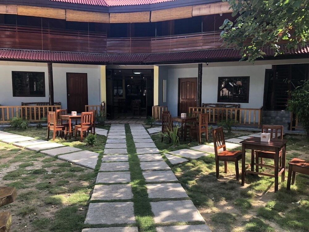 Ke Yuns Inn in General Luna, Philippines