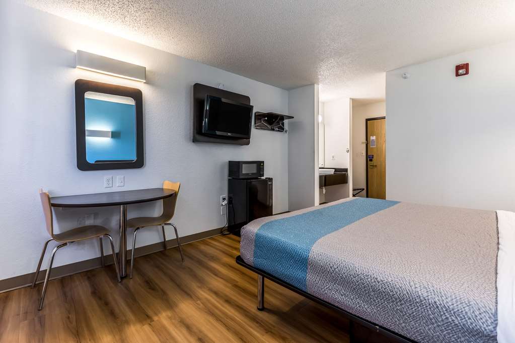 Motel 6 Indianapolis IN Southport - photo 18