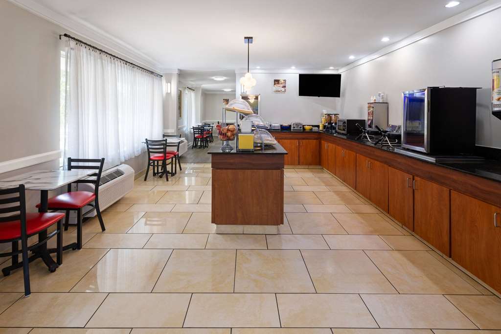 Days Inn by Wyndham Florence Near Civic Center - photo 40