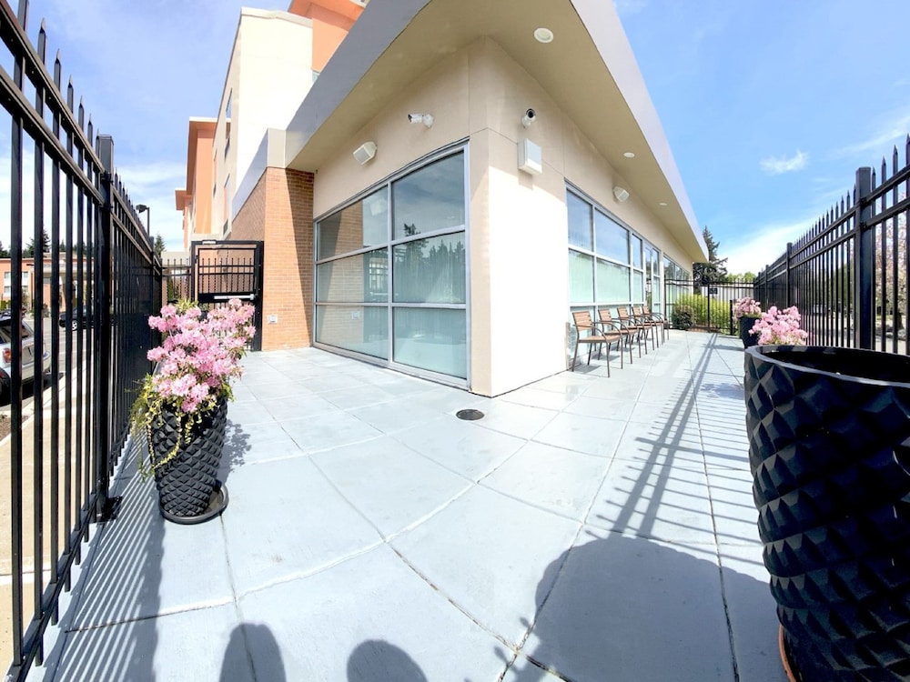 Hampton Inn & Suites Seattle Redmond - photo 49