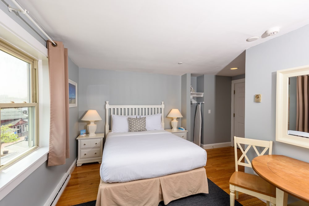 MV Surfside Hotel - photo 32