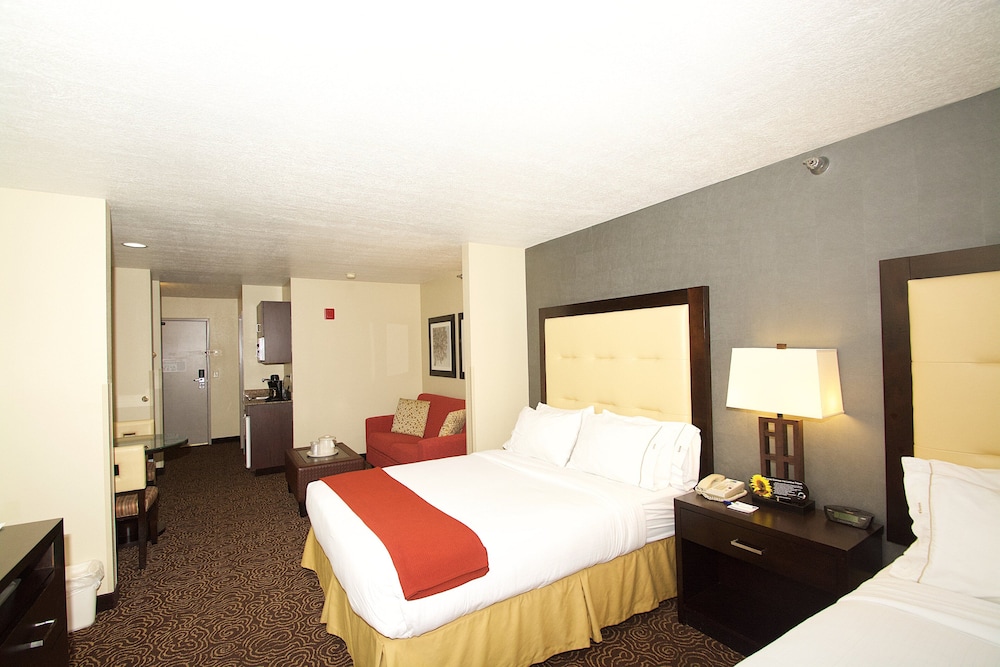 Holiday Inn Express & Suites Ogden by IHG - photo 6
