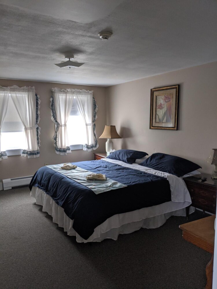 Lake Shore Farm Inn - photo 11