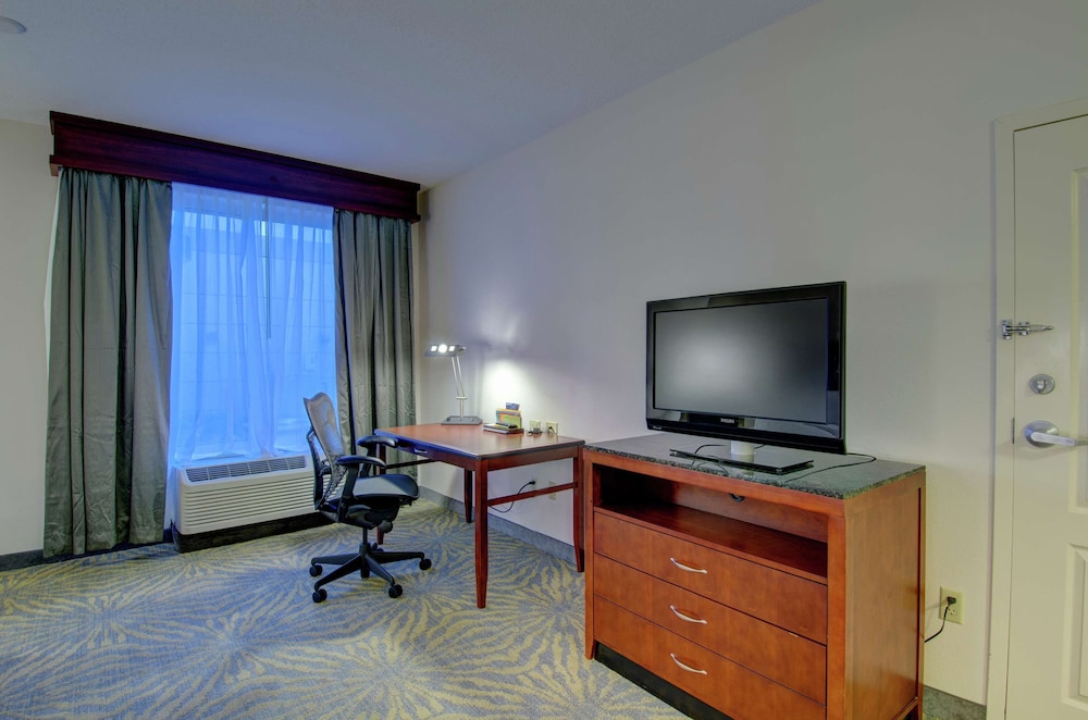 Hilton Garden Inn Norwalk - photo 19