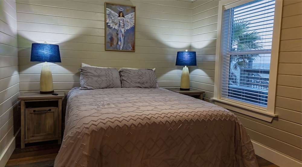 Blue Dolphin Inn and Cottages - photo 12