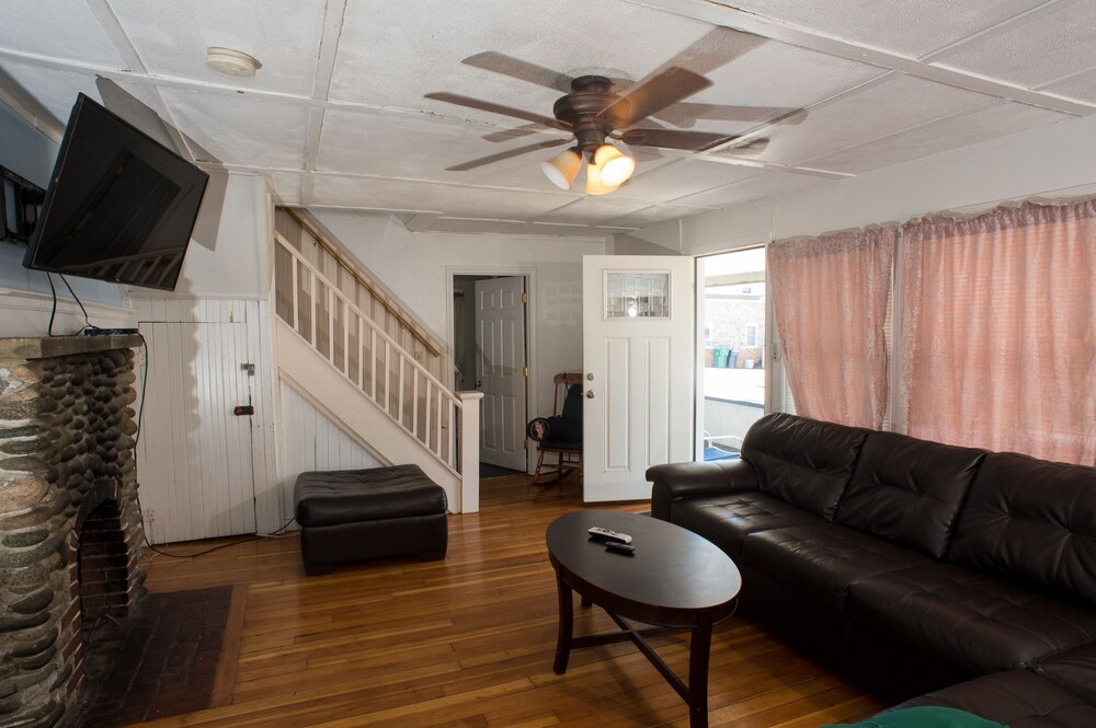 Nautical Motel and Suites - photo 72