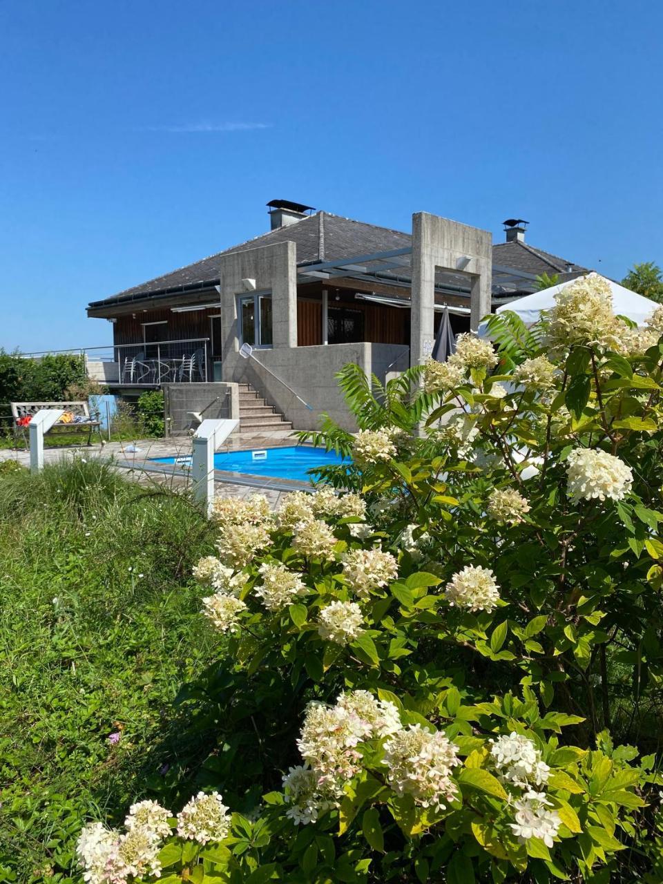 Gemütliches Haus in Seewalchen am Attersee — 4-Star Luxury Hotel in Seewalchen, Austria