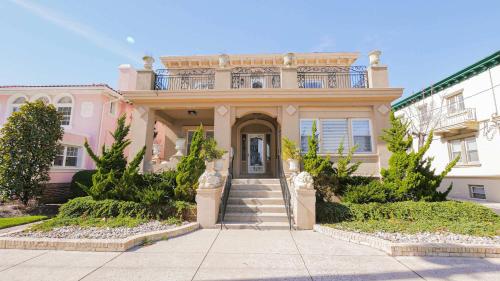 4Br 2Ba Luxe Beach Estate Ii — 4-Star Luxury Hotel in Atlantic City, United States