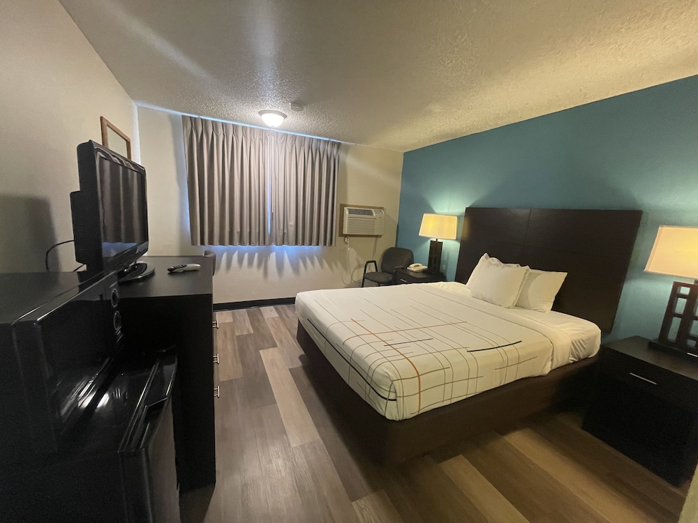 Brentwood Inn - photo 24