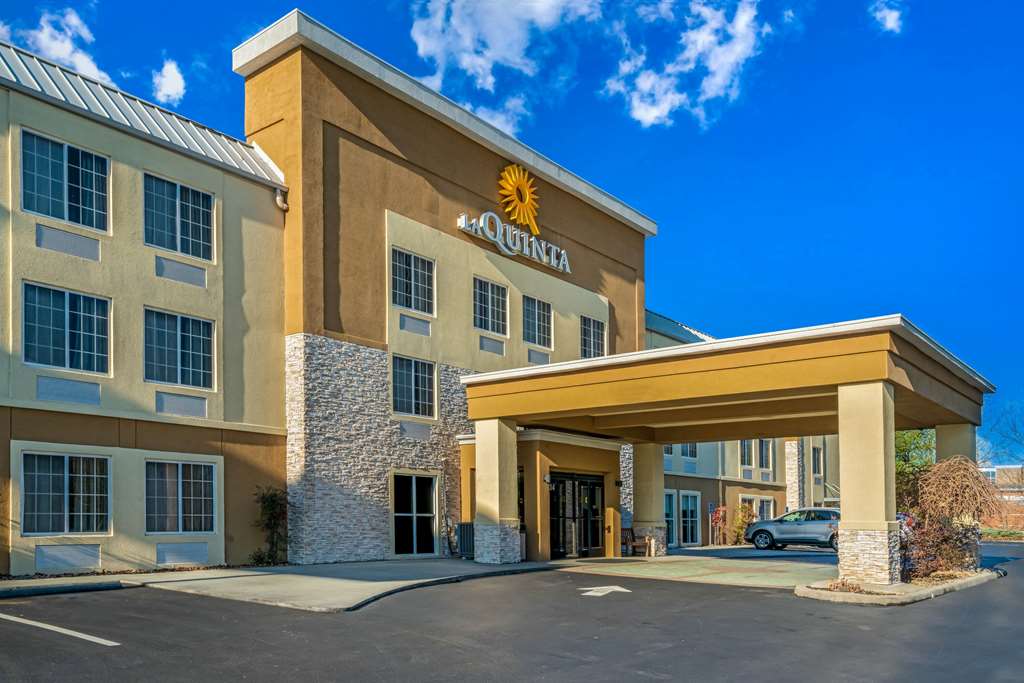 La Quinta Inn & Suites by Wyndham Knoxville North I 75 - photo 5