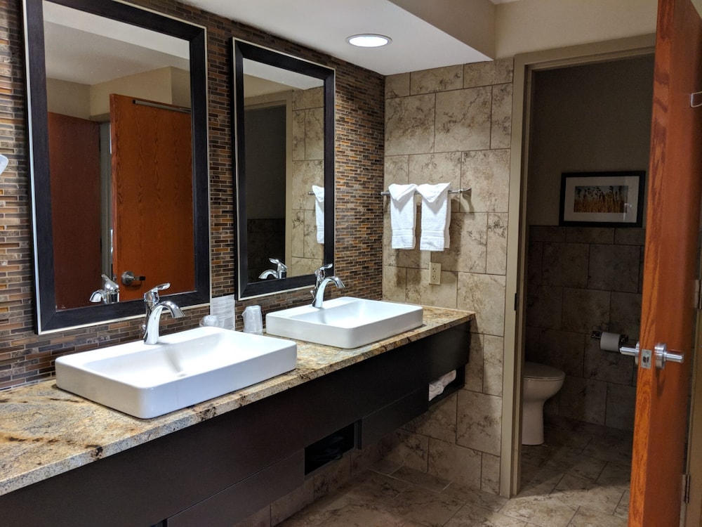 Royal River Casino and Hotel - photo 22