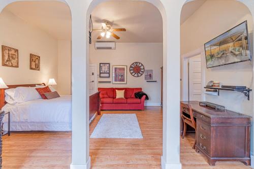 Rustic Studio walking distance to Downtown — 4-Star Luxury Hotel in Reno, United States