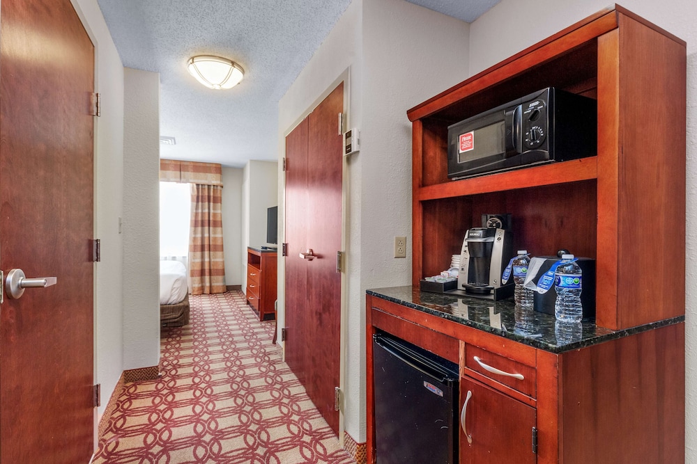 Hilton Garden Inn Starkville - photo 38