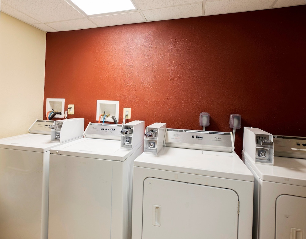 Red Roof Inn Edison - photo 17