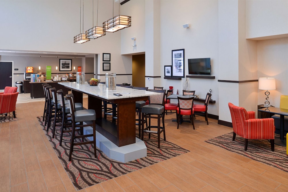 Hampton Inn & Suites California University Pittsburgh - photo 32
