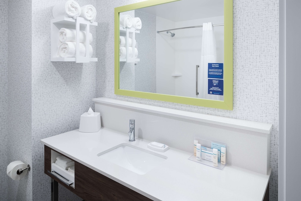 Hampton Inn & Suites Cape Canaveral Cruise Port - photo 29